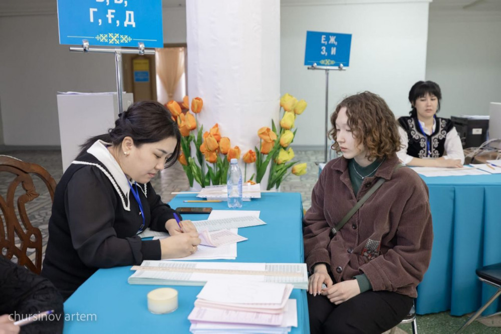 Порно күйеуі әйеліне басқа еркекпен жүруге рұқсат берді